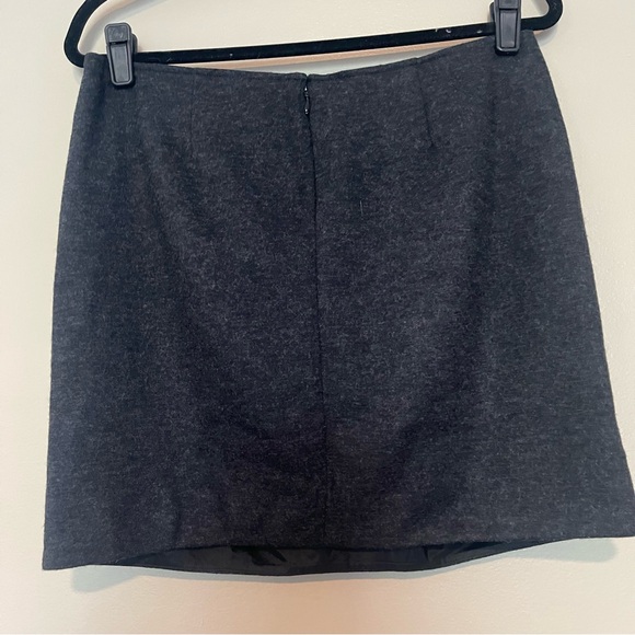 CAbi Black Pleated Mini Skirt, Size 6, NWT - Picture 5 of 10